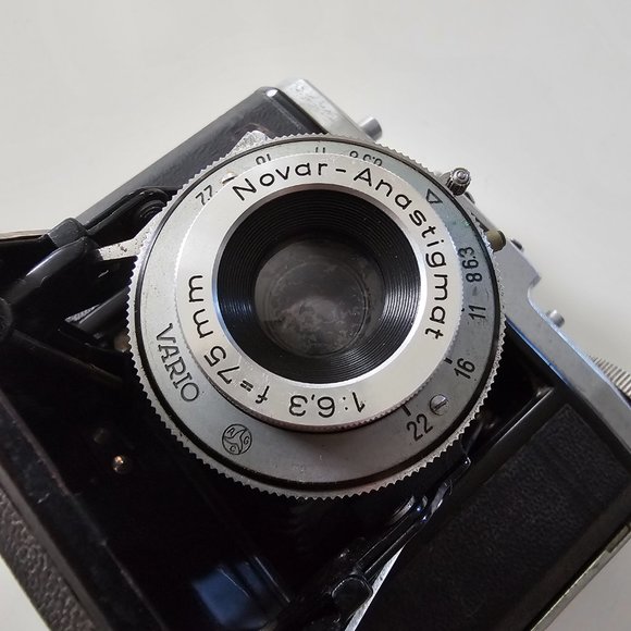 TESTED Zeiss Ikon Nettar 517/16 Folding Medium Format Camera for 120 film - Picture 2 of 8